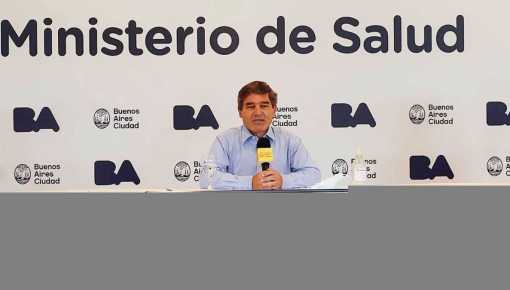 Quirós defendió la vacunación de argentinos en el exterior
