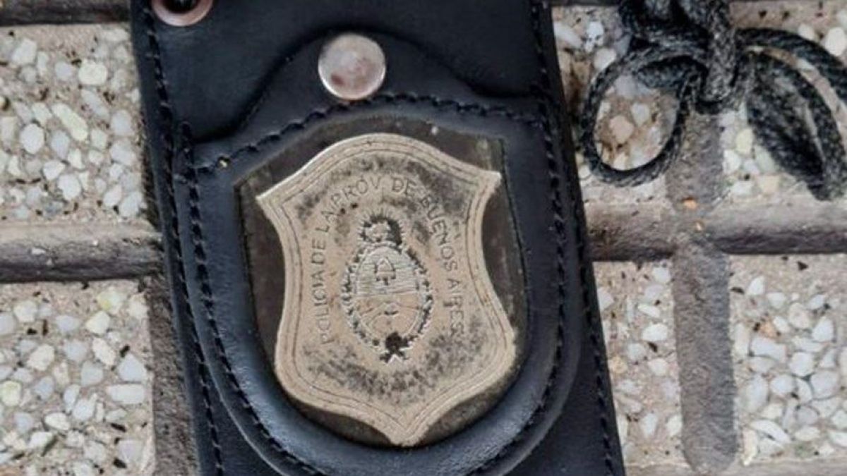 Detienen a tres falsos policías por extorsión a personas trans en Constitución
