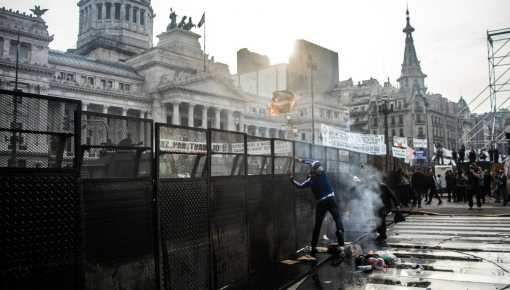Bianco denuncia que hubo infiltrados enviados a agitar durante la represión