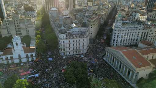 Marcha del 8M: una multitud exigió justicia y políticas para terminar con los femicidios