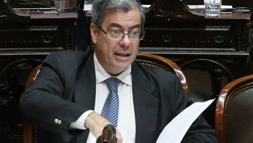 Unión por la Patria desmintió haber pedido pasajes para ir a despedir al Papa 