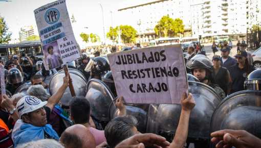 La denuncia de Amnistía a Milei: recortes, represión y cierre de programas clave