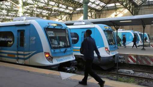 Los trenes circulan a 30 km por una protesta: exigen mejoras laborales y paritarias