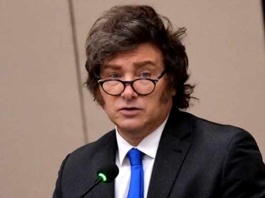 Otro revés judicial contra Milei: suspenden artículo de la reforma laboral que afectaba a docentes