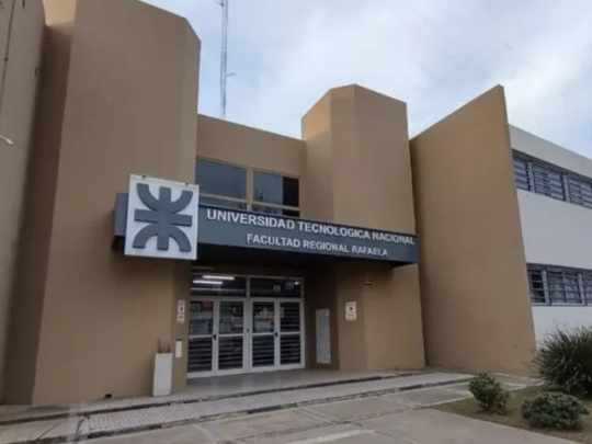Más de mil docentes dejaron la UTN por los bajos salarios