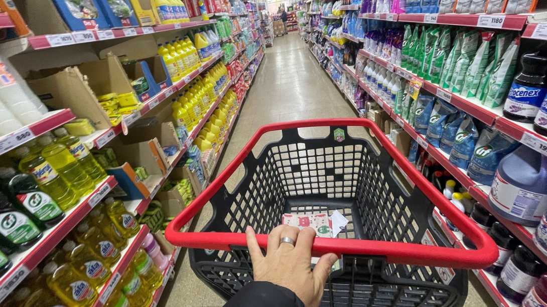Al 90% de los hogares le quedan menos de $60.000 diarios tras cubrir gastos fijos