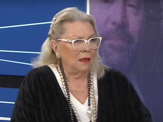 Carrió apuntó contra Adorni y 