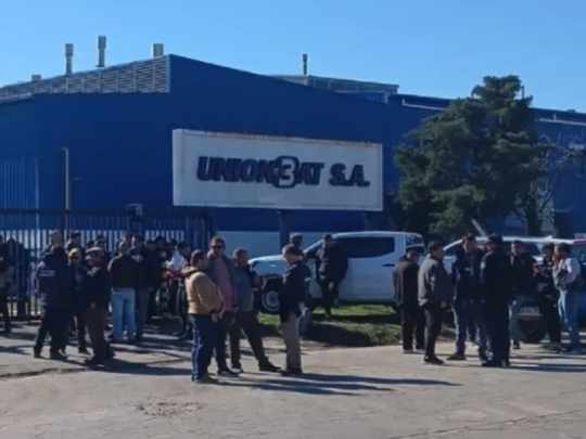 Empresa Union Bat despidió a la totalidad de su personal sin previo aviso